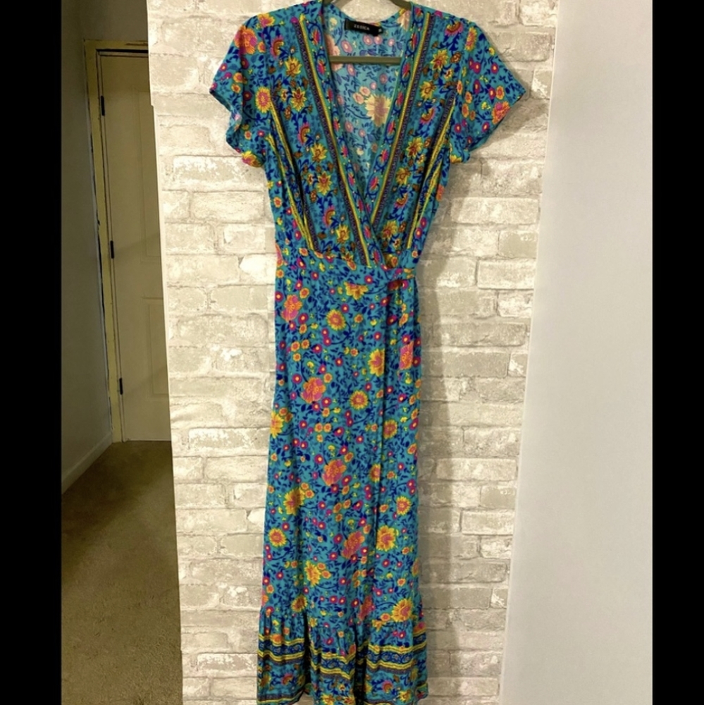 Women’s Zesica floral Long Wrap Dress size M